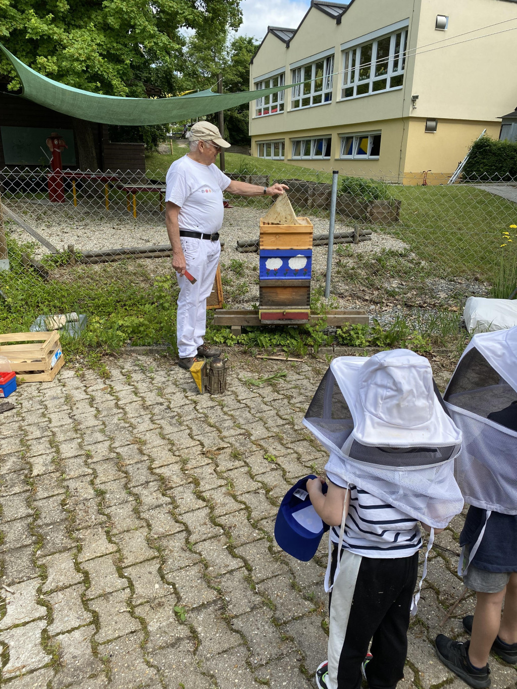 Kindergarten -St.Michael - Metten - Herr Geck Richard Bienenvolk vorschlagen